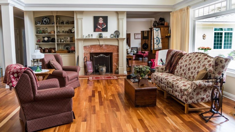 Combine modernity with antiques? Yes, meet the eclectic style!