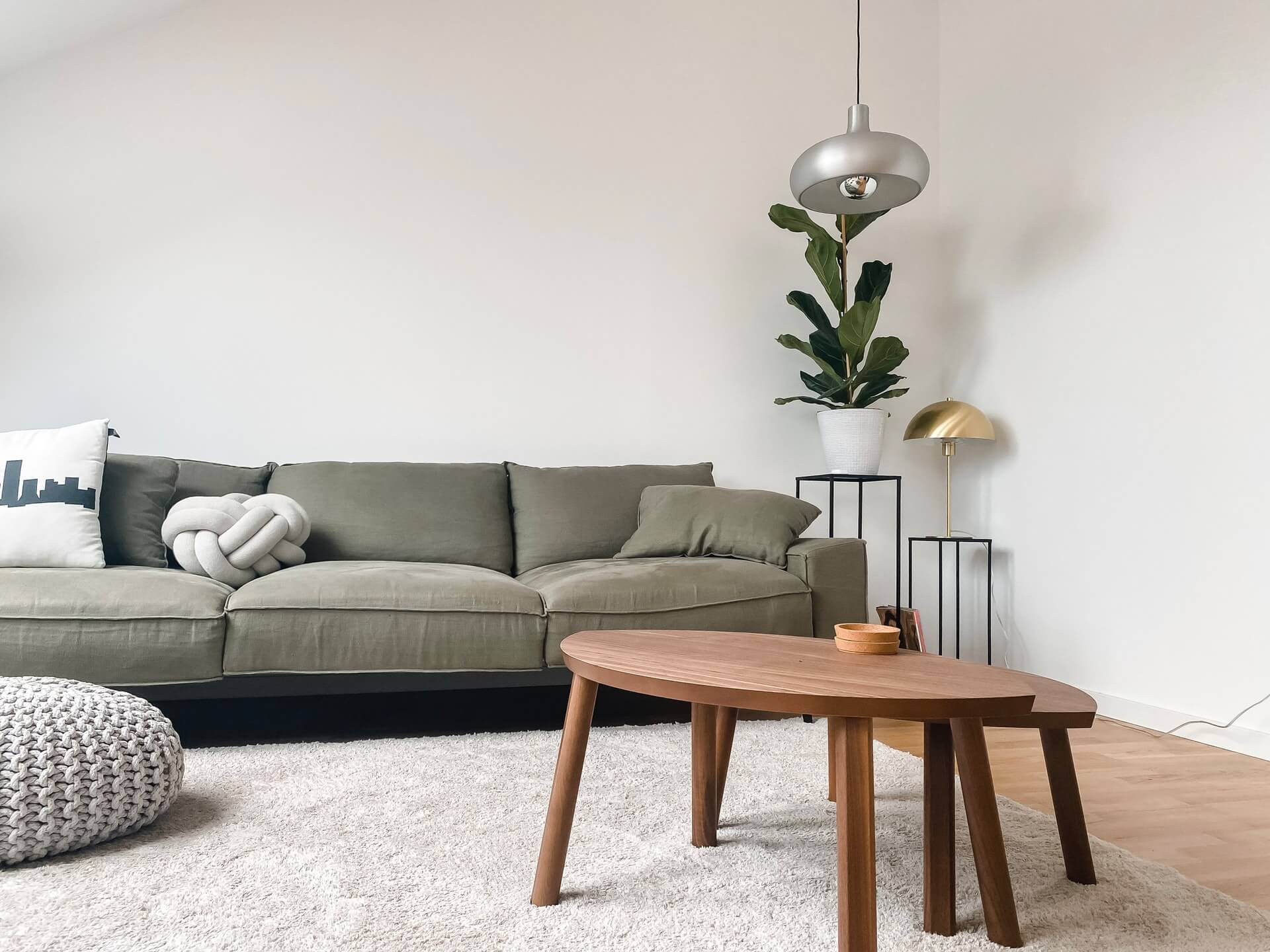 How to decorate a living room in Scandinavian style?